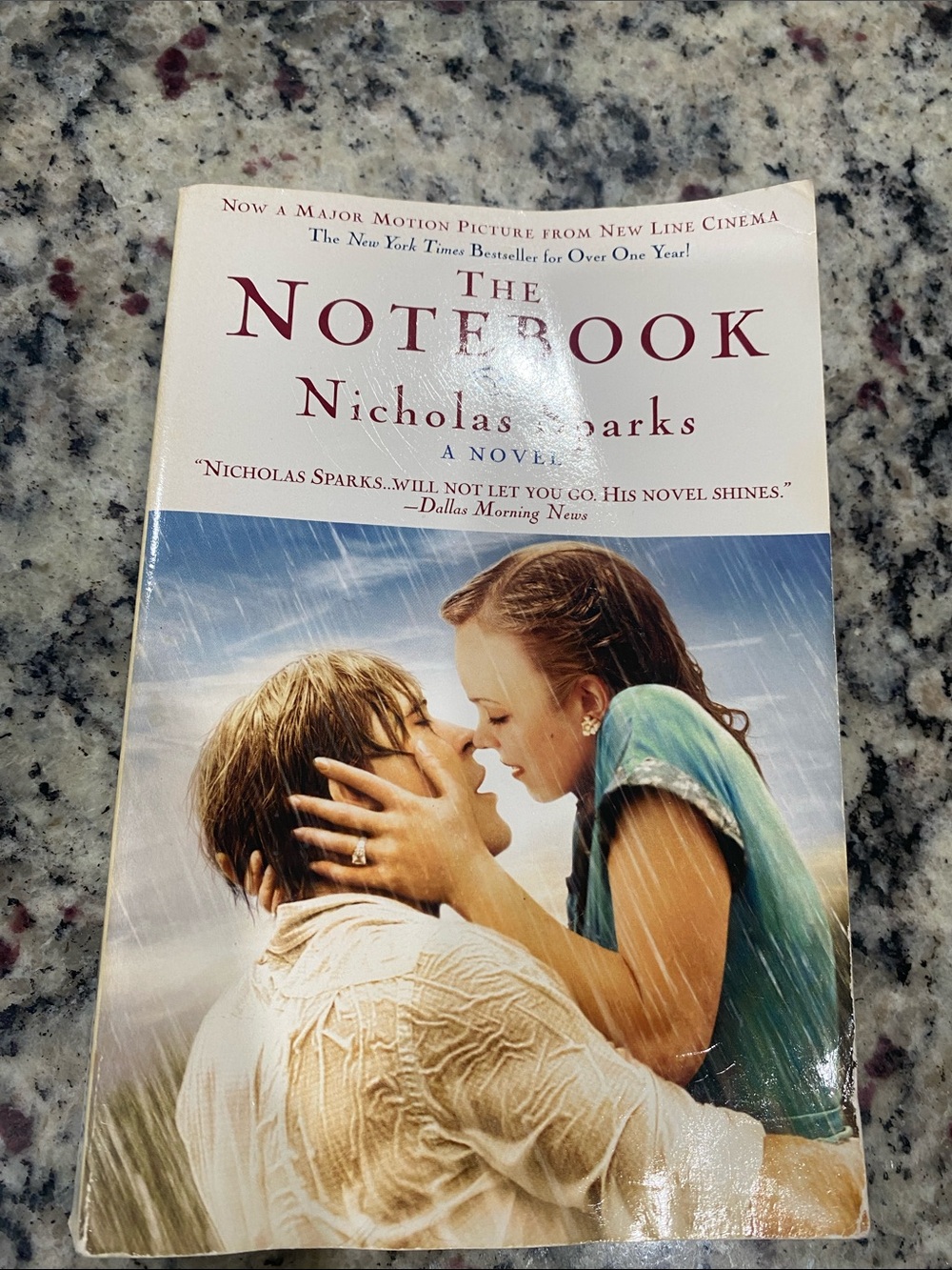 The Notebook by Nicholas Sparks - White/Cream Cover Paperback